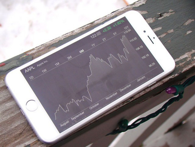 Apple-pulverise-tous-les-records-en-bourse