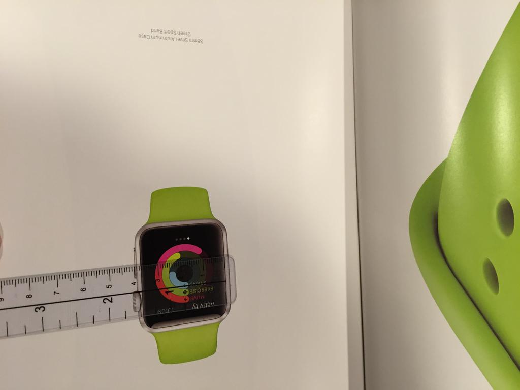 Vogue-March-2015-Apple-Watch-ad-005