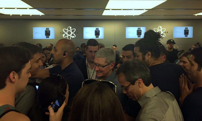 tim-cook-apple-store-new-york