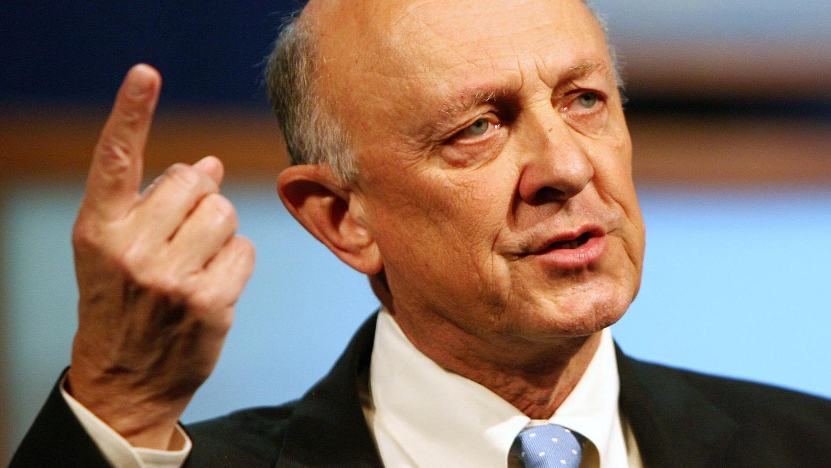 James-Woolsey-apple-fbi