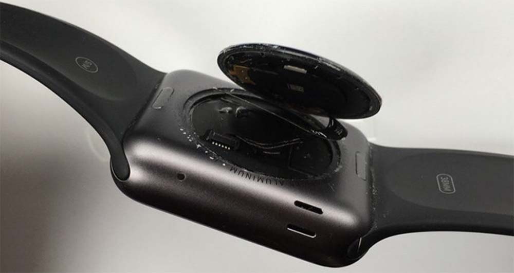 Décollement du dos de l'Apple Watch