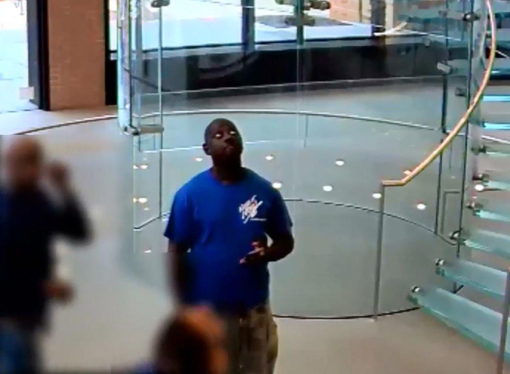 Vol Apple Store New York