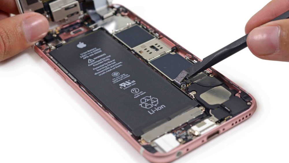BatteryGate : Tim Cook et Apple poursuivis