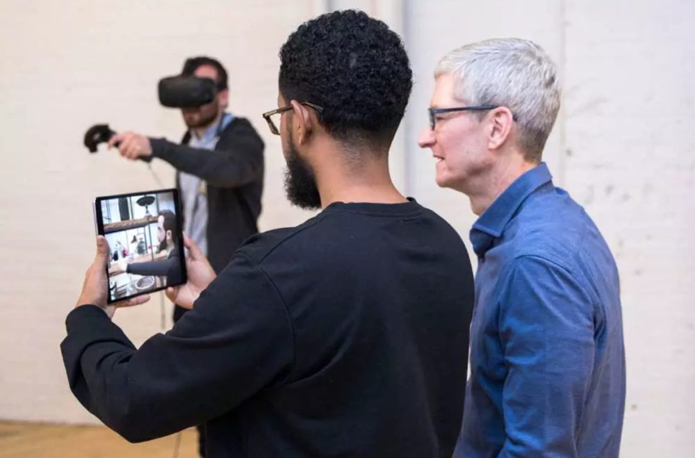 Tim Cook évoque le HomePod