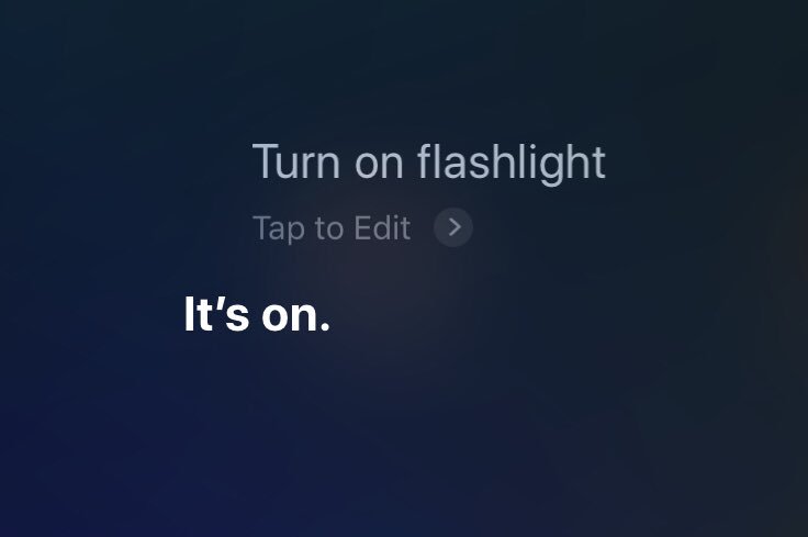 Siri peut activer la lampe torche