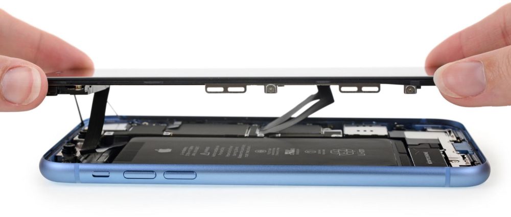 Démontage de l'iPhone XR par iFixit
