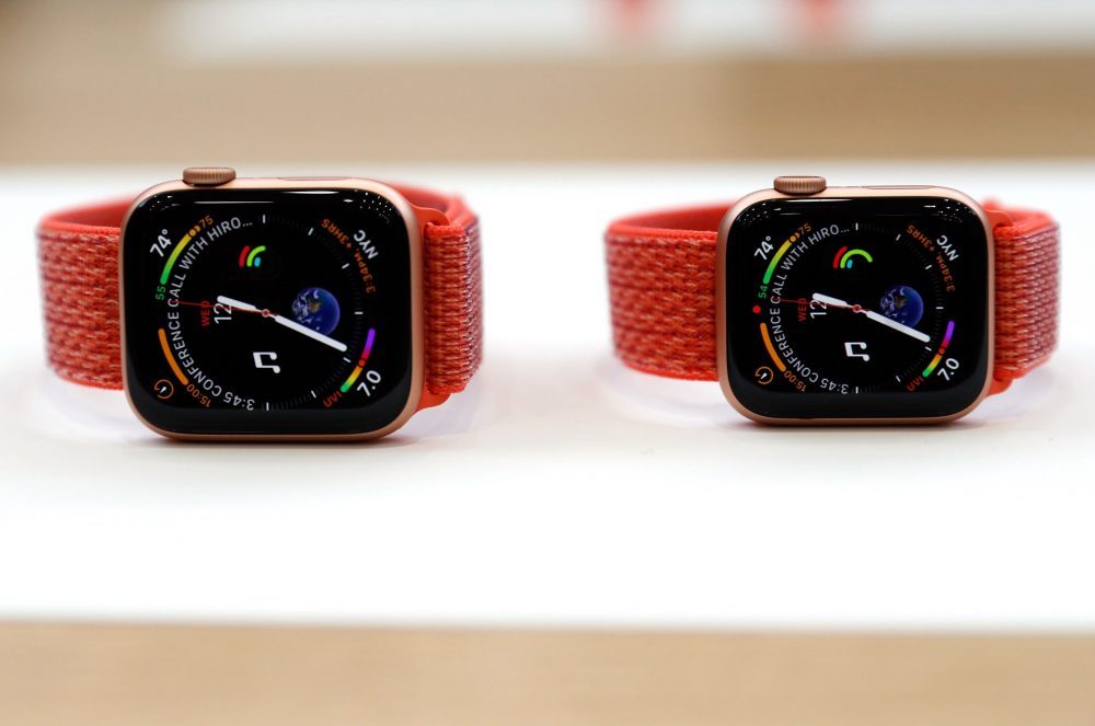 2 apple watch series 4 or 1000x663 Apple Watch : des modèles en titane et en céramique retrouvés dans watchOS 6