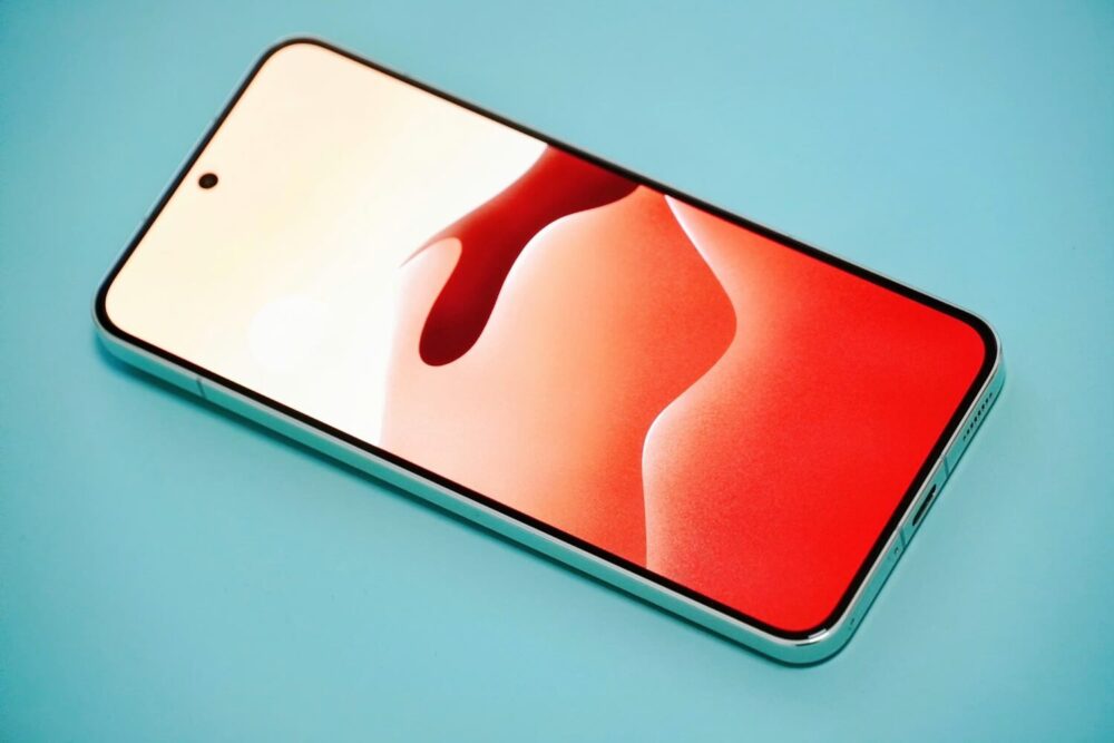 bordures écran iPhone 15 Pro Max