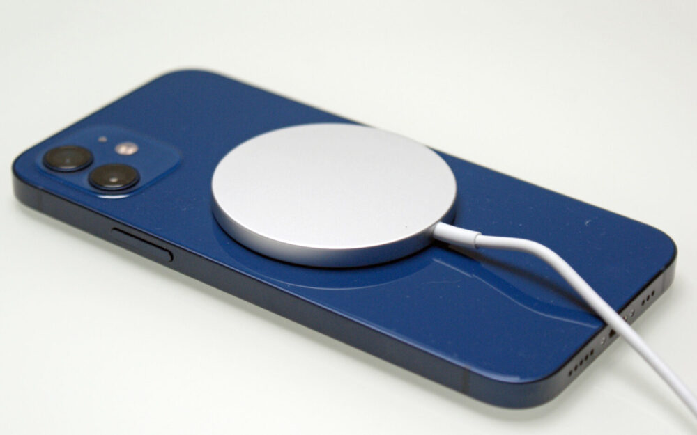 charge sans fil sur iPhone 15