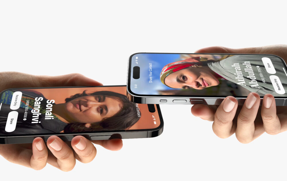 iOS 17 NameDrop WWDC 2023 1000x634 [WWDC 2023] iOS 17 : NameDrop, Journal ; nouveautés dans Messages, FaceTime, Siri au lieu de Dis Siri et plus