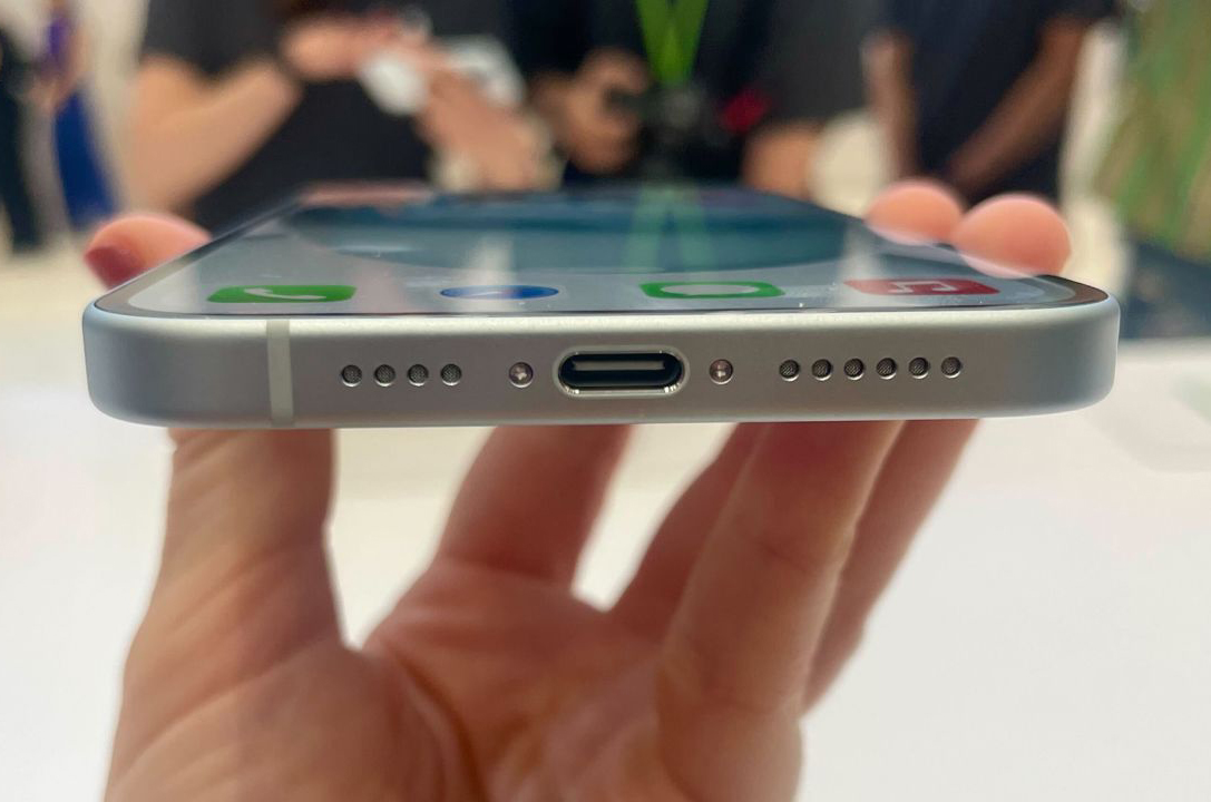 port USB-C iPhone 15
