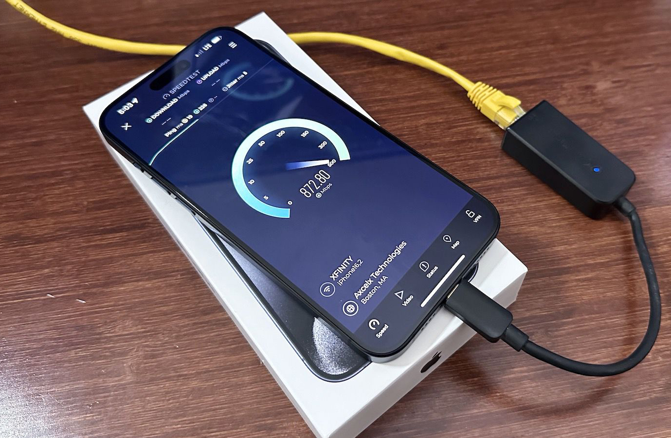 adaptateurs USB-C vers Ethernet et iPhone 15