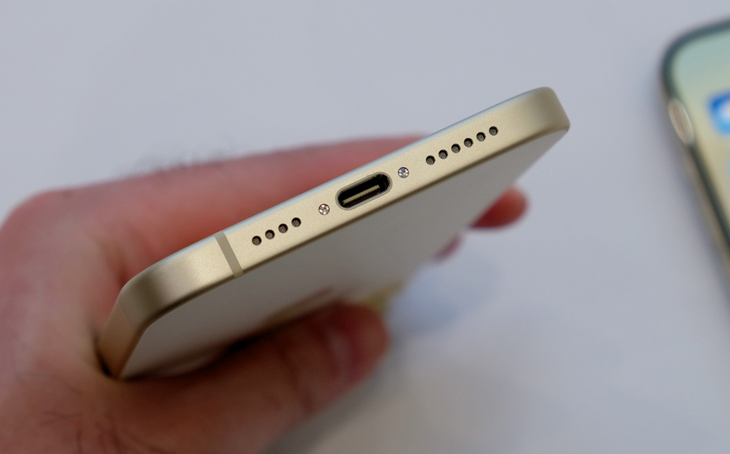 haut-parleur iPhone 15