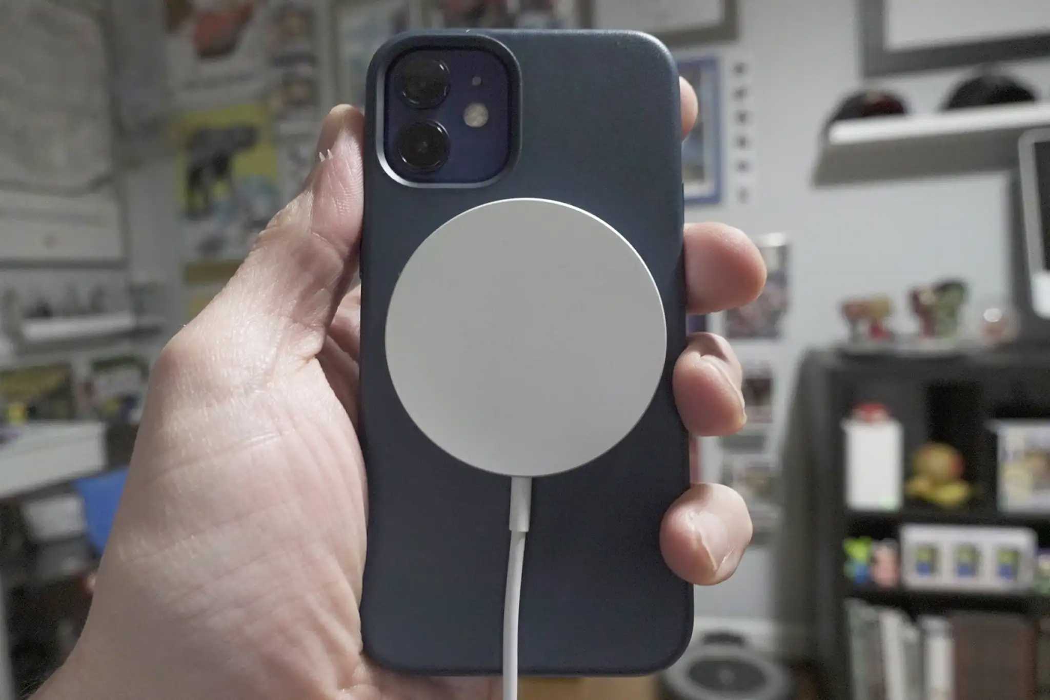 charge sans fil sur iPhone 12