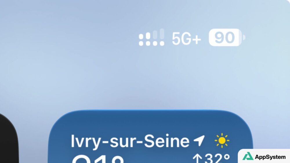 Illustration d’un iPhone affichant le réseau mobile 5G+