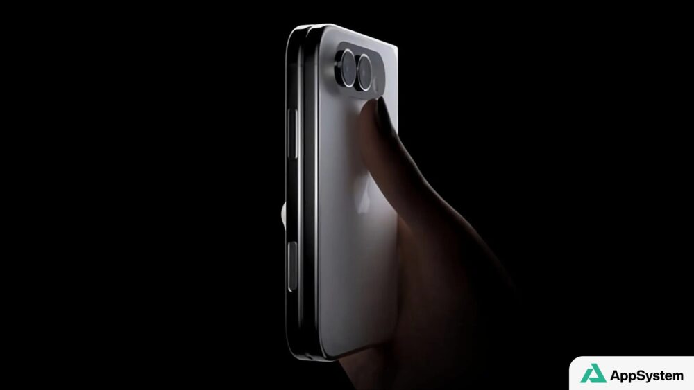 Rendu d’un iPhone pliable tenu verticalement, vu de dos