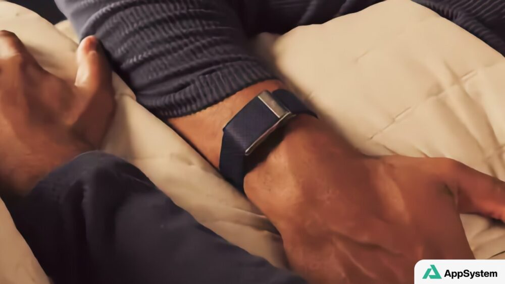 Illustration : Future Apple Watch could be screen-less Whoop competitor, says rumor