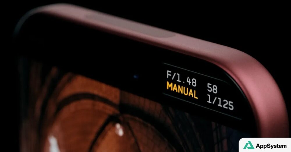 Gros plan sur un iPhone affichant les réglages manuels de Halide