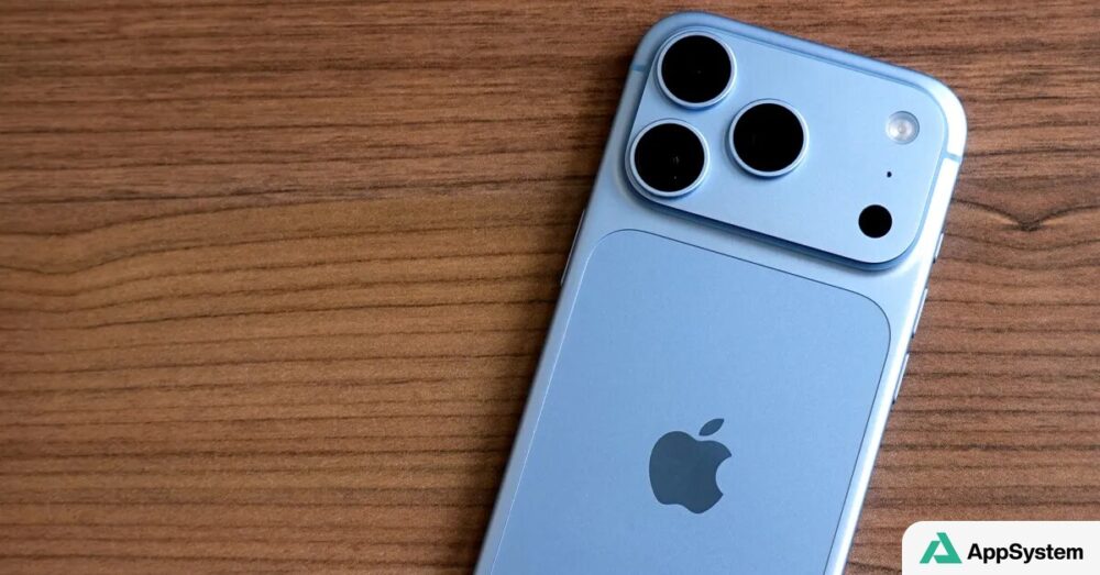 Vue arrière d’un iPhone 18 Pro Max bleu avec triple appareil photo