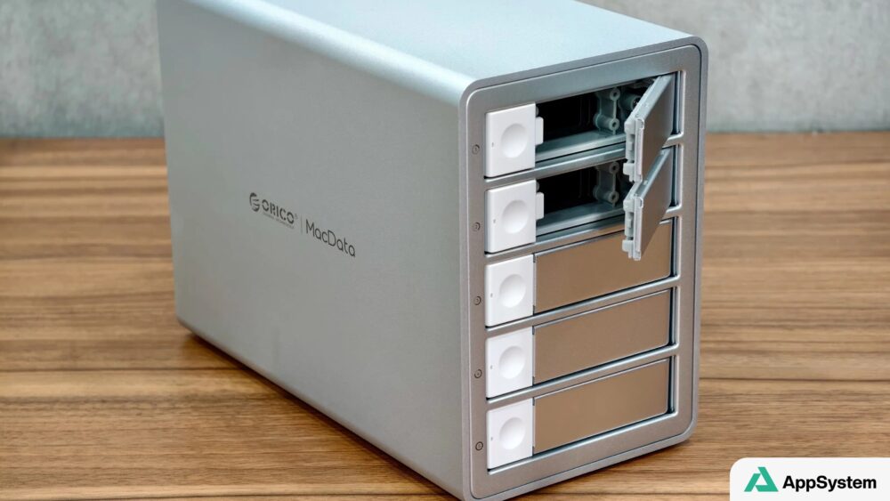 Boîtier Orico MacData Vault à cinq baies SATA ouvertes