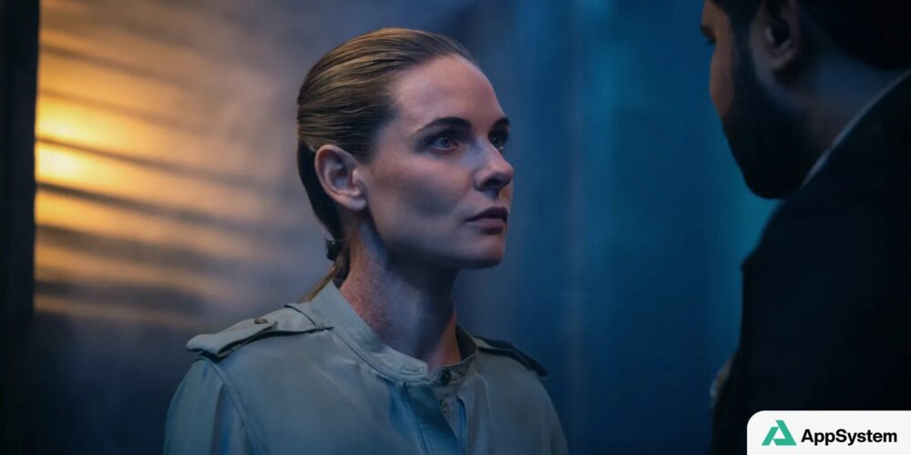 Personnage féminin confronté à un homme dans un couloir futuriste