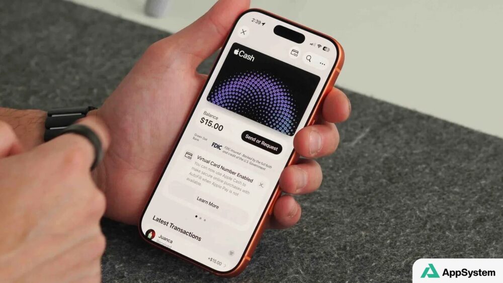 iPhone affichant le solde et les transactions Apple Cash
