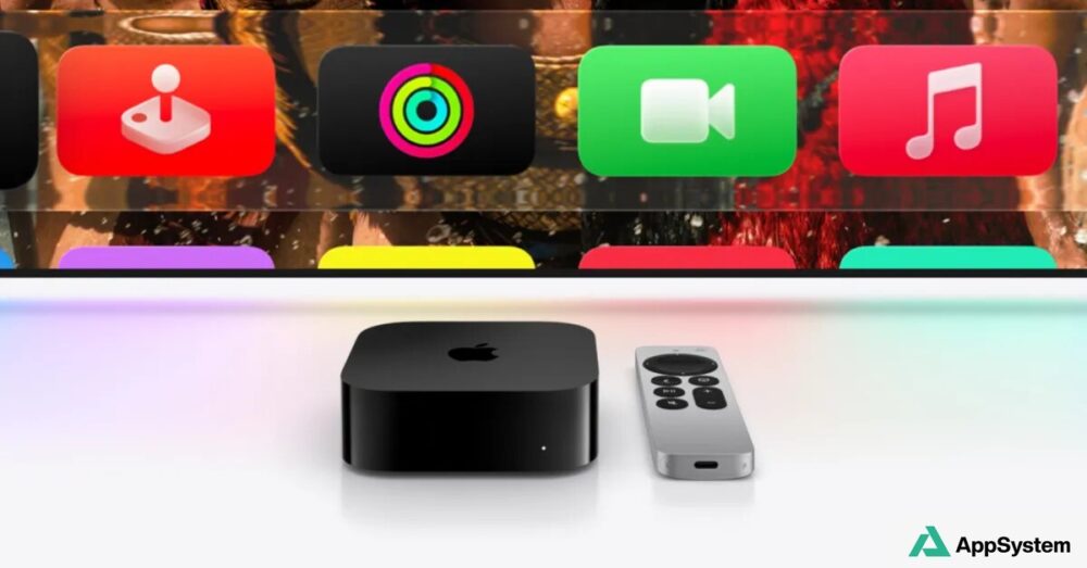 Apple TV 4K noir accompagné de sa télécommande Siri Remote